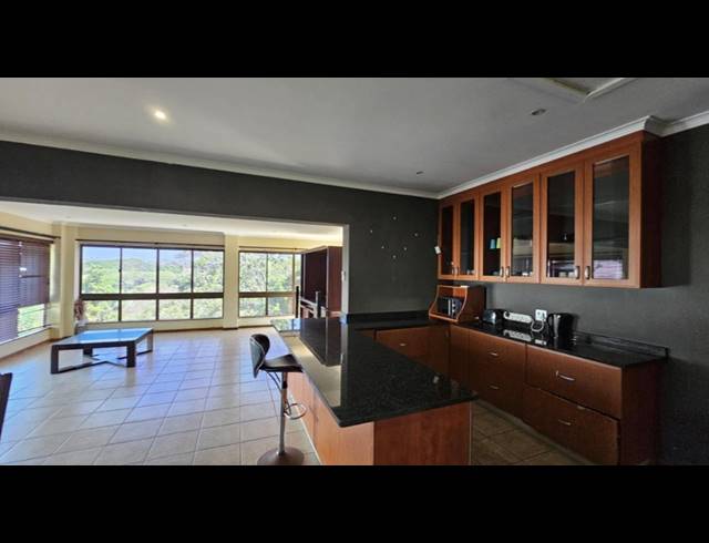 6 BEDROOM FREESTANDING FOR SALE IN FREELAND PARK